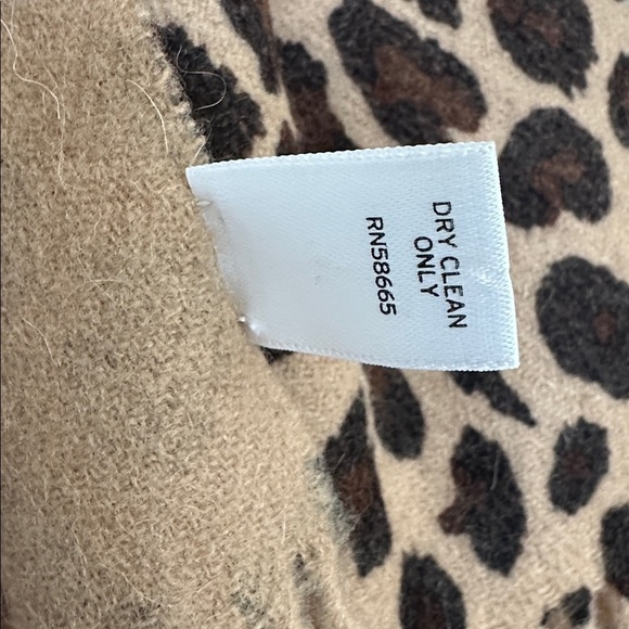 Fringed Leopard Print Cashmere Wrap Animal Print Shawl Winter Scarf One Size - Picture 7 of 7